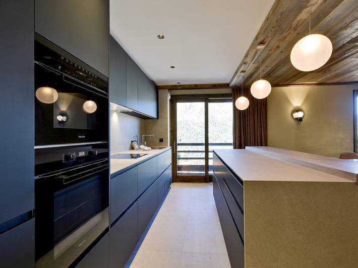 Ganze Wohnung, Ski-in-Ski-out Apartment mit Concierge in Méribel in Les Allues, Vanoise-Massiv