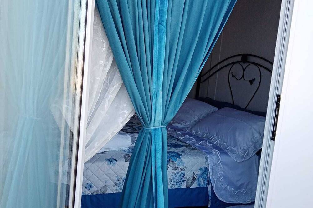 Appartamento intero, La Terrazza Solarium in centro storico 70m Dalla stazione dei treni 700mdal mare in Santa Flavia, Provincia di Palermo