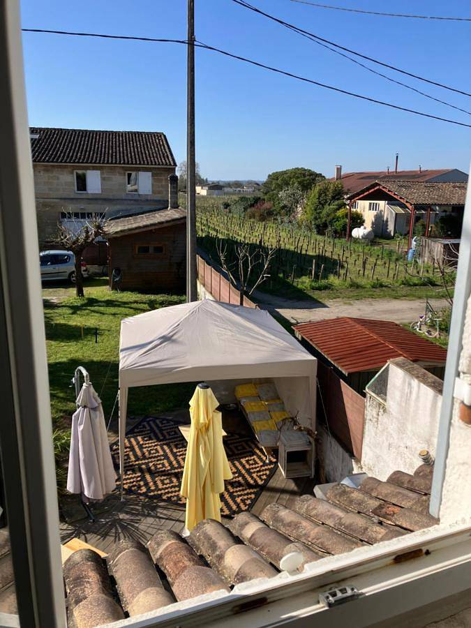 Location de vacances pour 3 personnes, avec terrasse ainsi que jardin et vue à Pomerol - 2