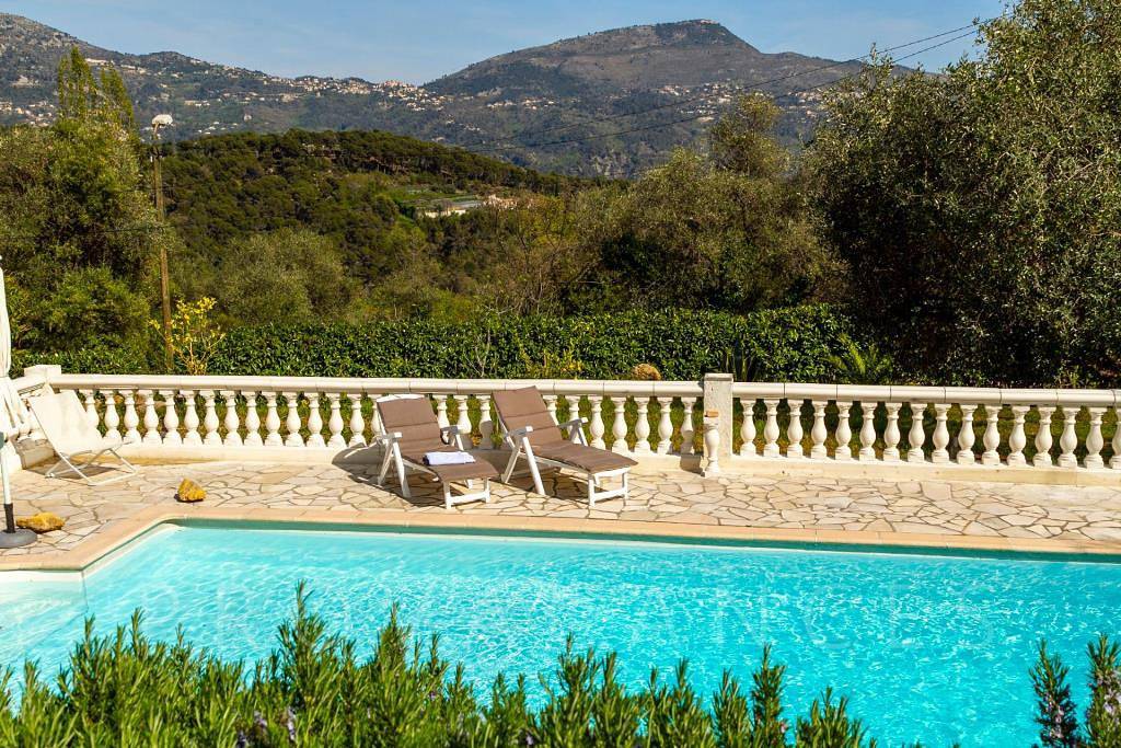 Holiday house with pool and panoramic views in Carros  in Carros, Cannes region