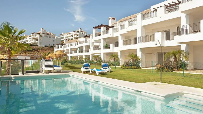 Apartamento para 4 personas, con piscina además de terraza y jardín en Ojén