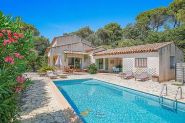 Villa pour 4 personnes, avec terrasse et piscine à Cuers