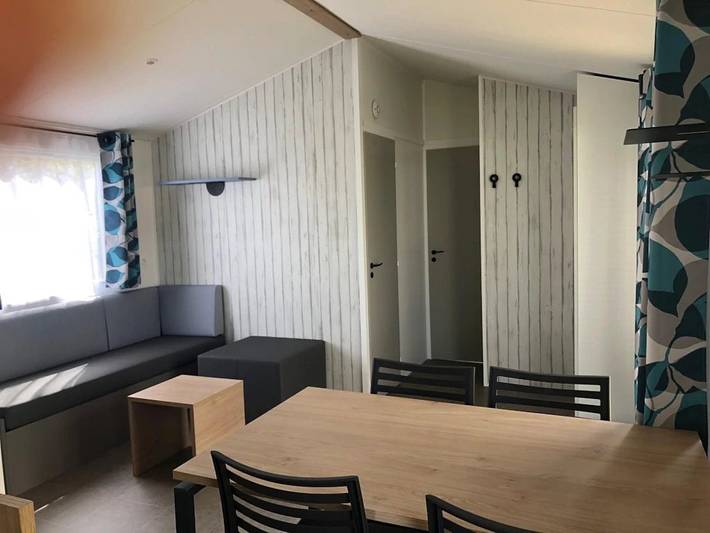 Camping pour 4 personnes, avec Jacuzzi ainsi que Bassin pour enfant et Sauna à Saint-Georges-de-Didonne - 2