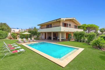 Villa in Playa del Port de Pollença, Pollença für 8 