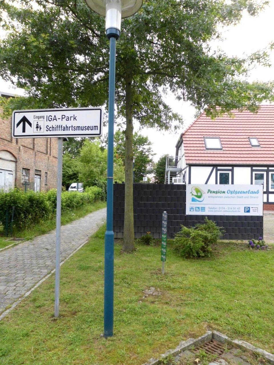 Double Room with Private Bathroom in Schmarl, Rostock