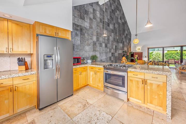 Vacation house for 4 people, with yard and terrace in Kauai