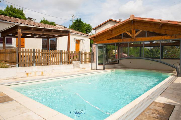 Gîte pour 6 personnes, avec terrasse et piscine - 1