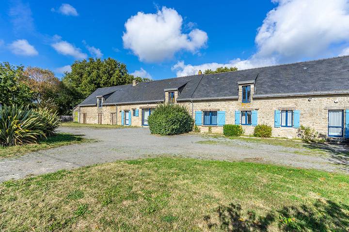 Gîte pour 15 personnes, avec jardin et terrasse - 1