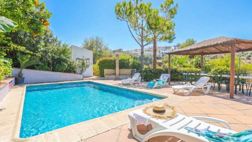 Apartamento para 12 personas, con Piscina en Montemayor