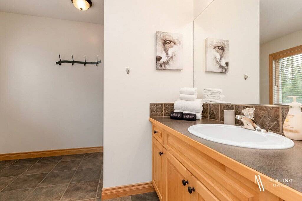 Ganze Wohnung, Eagle Crest | Steam Shower | Fireplace | Springs in Radium Hot Springs, Kootenay-Nationalpark