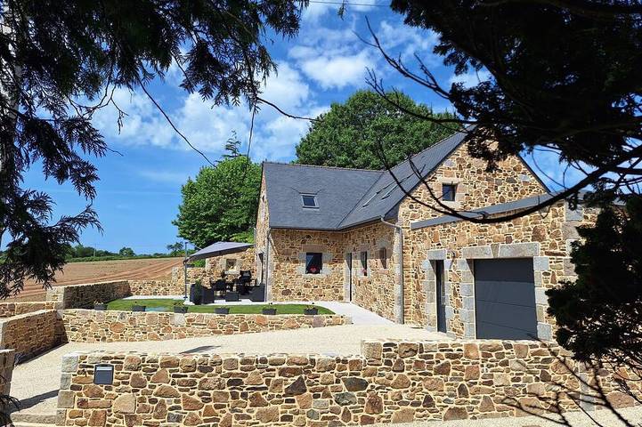 Location de vacances pour 6 personnes, avec jardin à Plouguiel