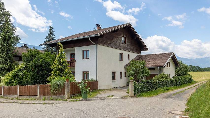 Ferienwohnung für 6 Personen, mit Garten und Pool sowie Balkon in Seeboden