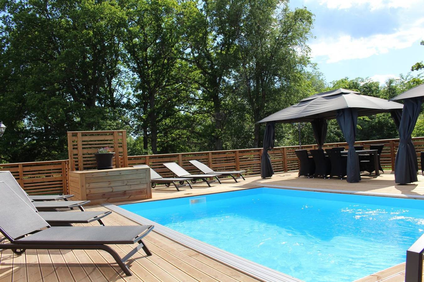 Grosses Komfort-Ferienhaus mit privatem pool , Motorboot und Seeblick in Kronoberg