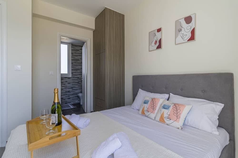 Enchanted Sunlit Villa Retreat in Korinthia