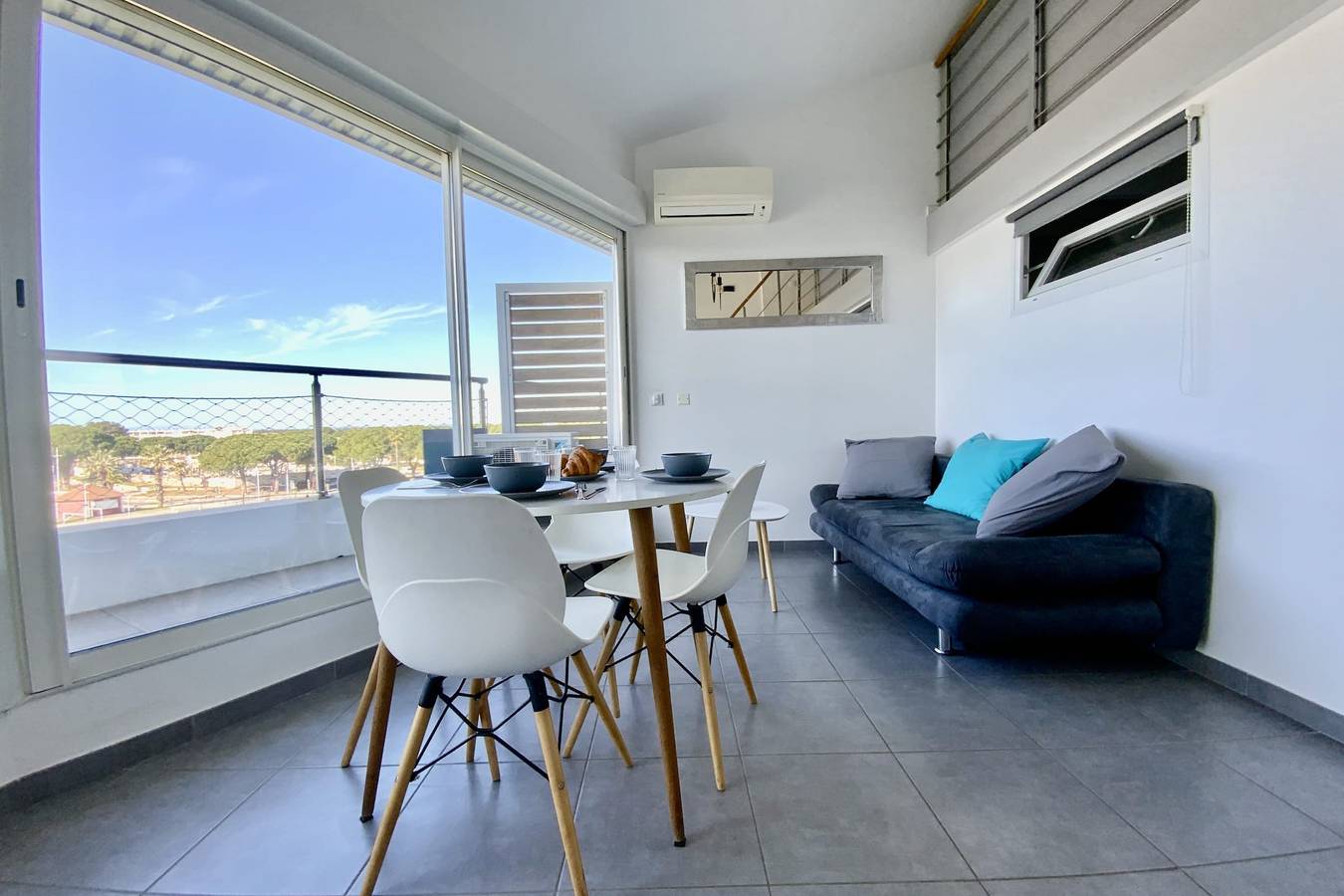 Apartamento entero, Apartamento de vacaciones para 4 personas con balcón in Le Grau-du-Roi, Côte d'Améthyste