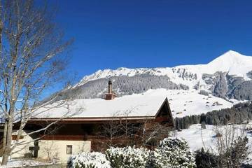 Gîte pour 4 personnes, avec balcon dans Lauenen Bei Gstaad