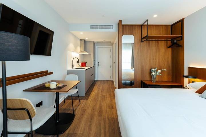 Apartamento para 2 personas, con vistas además de terraza y sauna en León