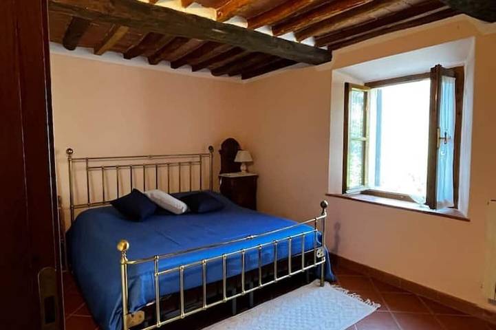 Antica casa di campagna  in stile toscano con panorama sui Monti Pisani in Calci, Pisa e dintorni