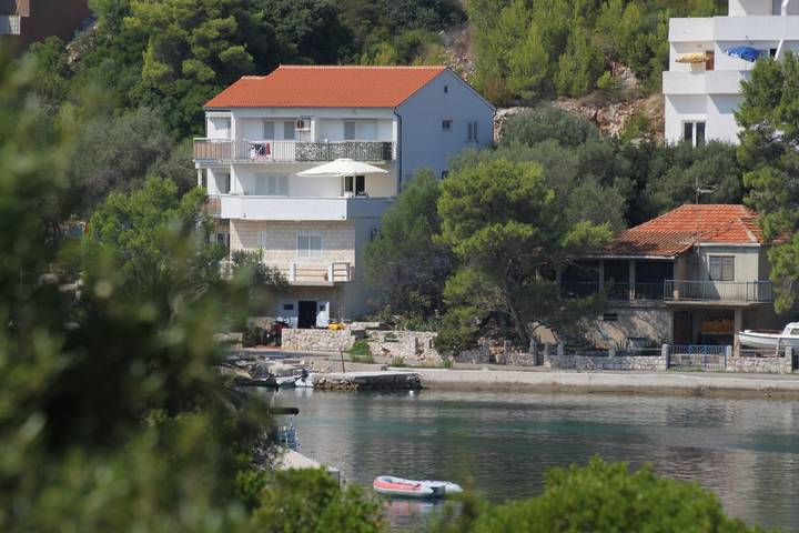 Gîte pour 2 personnes, avec balcon/terrasse dans Lastovo