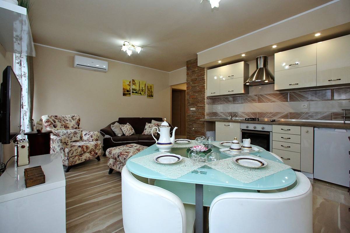 Cijeli apartman, Few steps from the center - new and modern apartment for 4 persons in Grad Zadar, Zadar (Opcina)