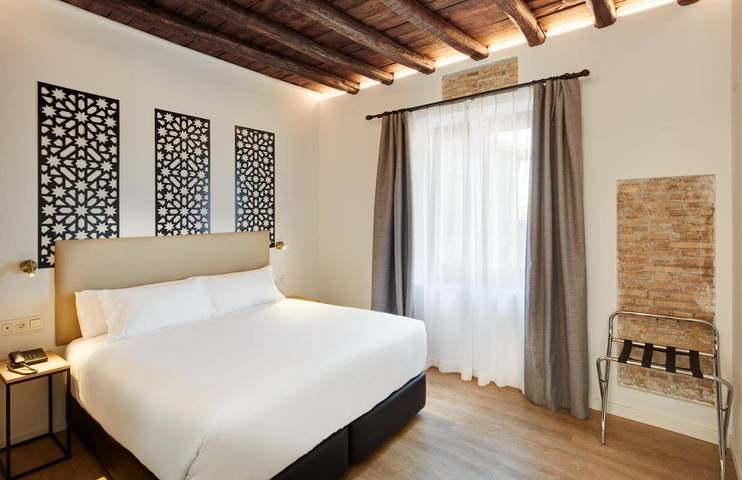 Apartahotel para 4 personas, con Terraza y Piscina en Granada