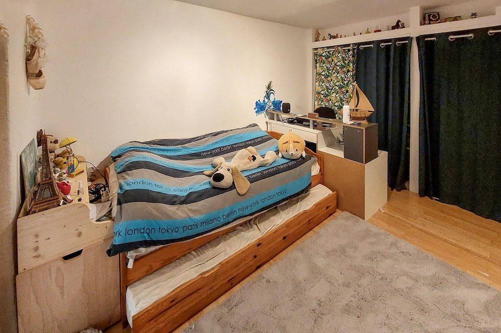 Gorgeous home in Francheville with Wifi in Francheville, Rio Ródano