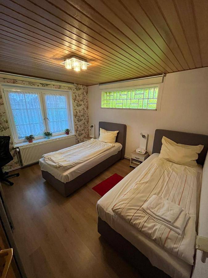 Ferienwohnung für 2 Personen, mit Terrasse in Neumünster - 2