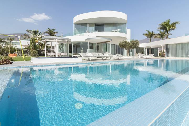 Chalet para 10 personas, con jardín además de balcón y jacuzzi, Familias con niños en Adeje