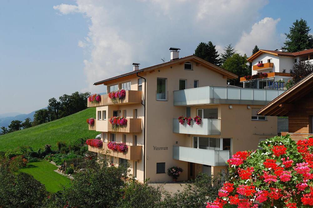 Ganze Wohnung, Neue, komfortable Ferienwohnung für 2 Personen in Dorfnähe mit schönem Ausblick in Feldthurns, Dolomiti Superski