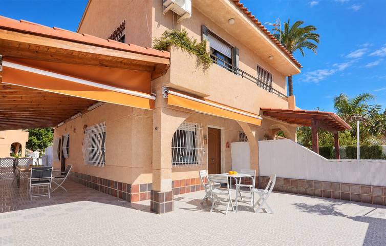Ferienhaus für 7 Personen, mit Terrasse in Los Alcázares