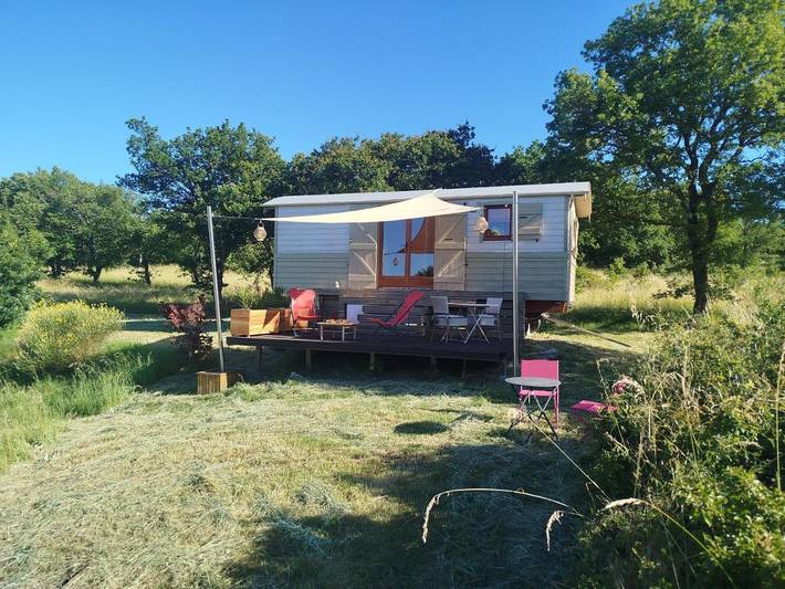 Camping pour 2 personnes, avec Jacuzzi et Terrasse ainsi que Jardin et Vue
