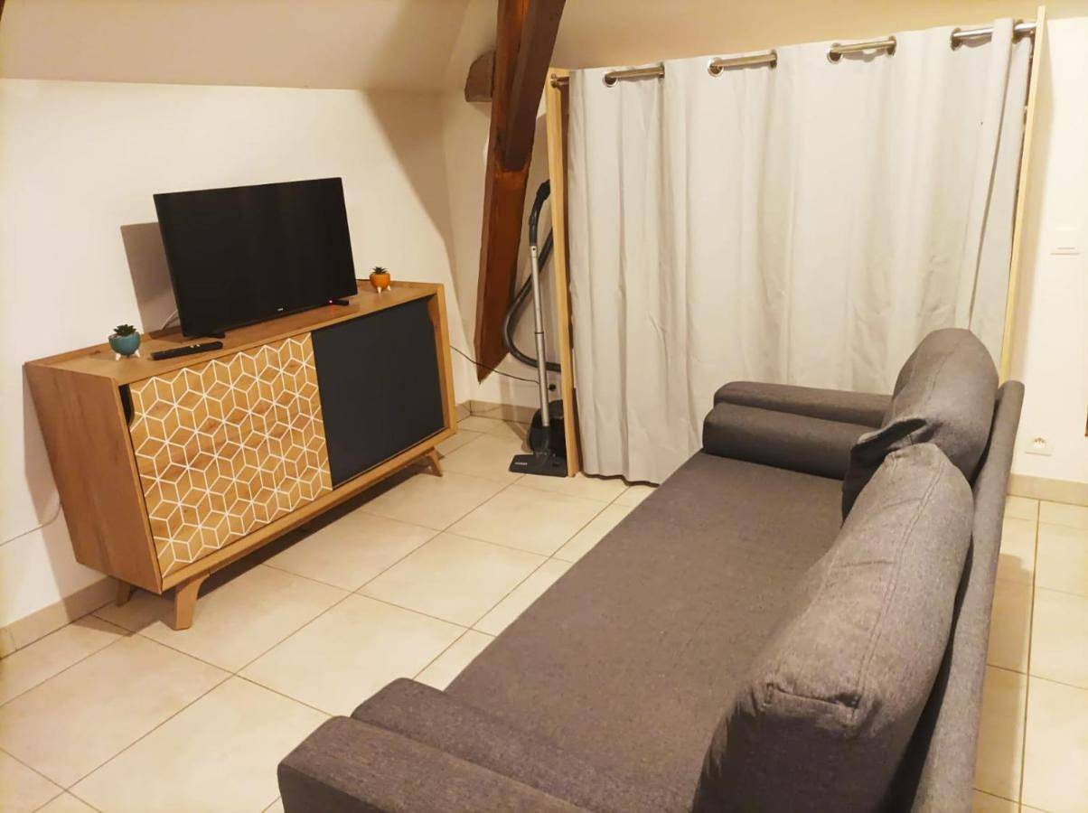 Studio en pleine campagne avec jardin privatif in Bournand, Vienne (France)