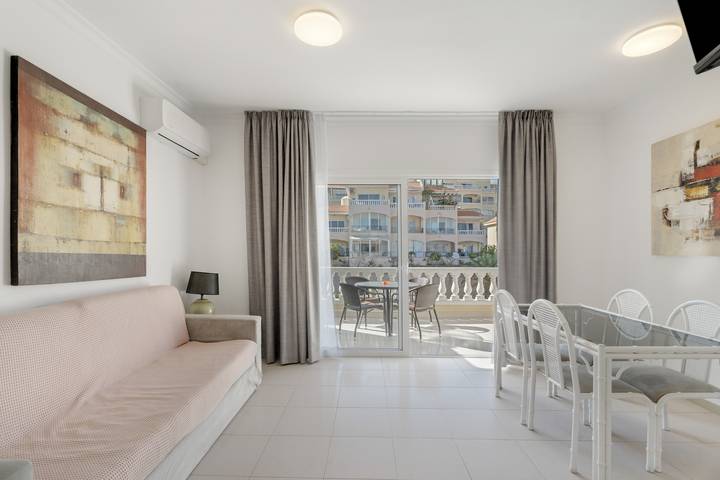 Vacanze 'Michelangelo Resort 126', Giardino in Comune e Aria Condizionata in Las Adelfas, San Miguel de Abona