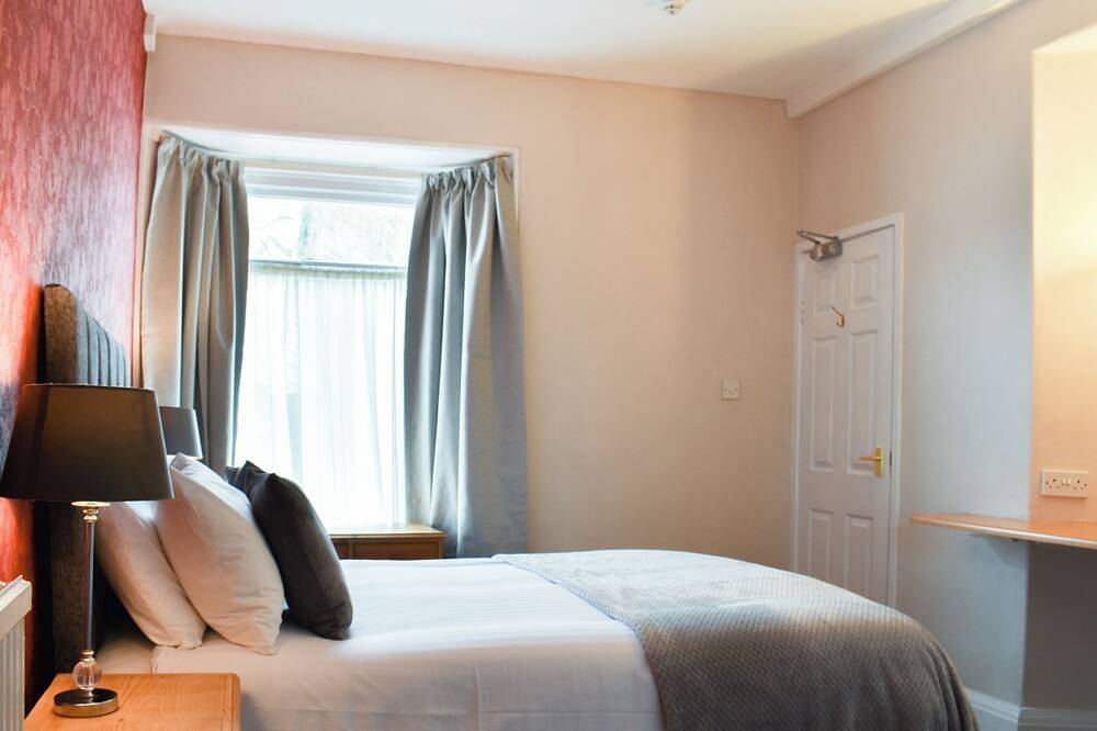 5 bedroom accommodation in Bowness-on-Windermere in Bowness-on-Windermere, Lake District