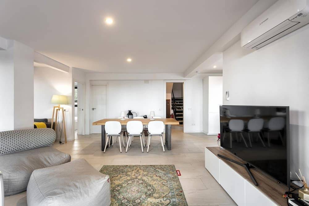 Nueva Lista: Villa Costa Barcelona con vistas al mar! in Arenys de Munt, Costa del Maresme