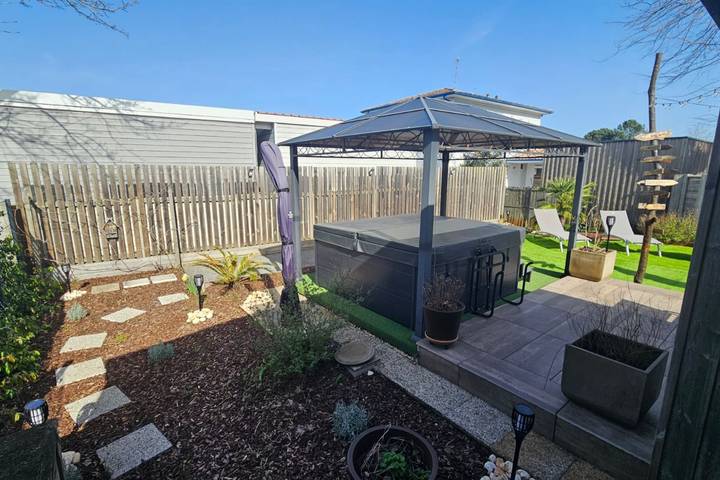 Maison de vacances pour 4 personnes, avec jardin, adapté aux familles dans Cazaux