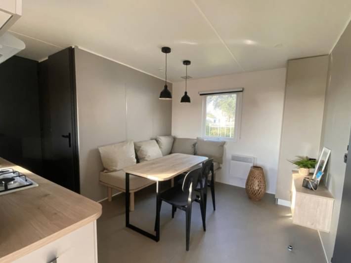 Camping pour 4 personnes, avec terrasse à Dolus-d'Oléron - 2