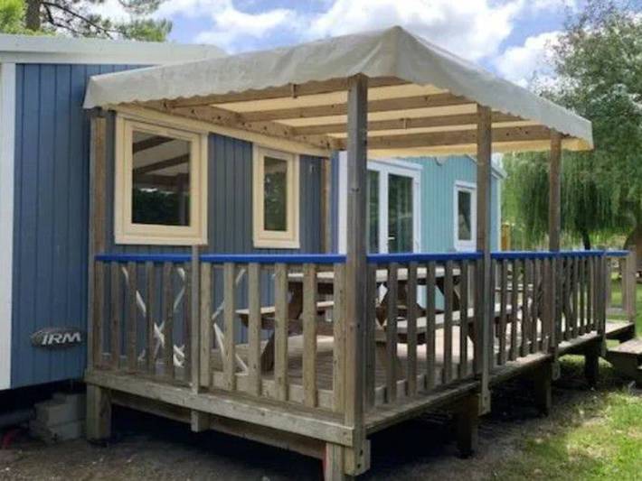 Camping voor 6 personen, met zwembad en terras, met huisdier in Vendays-Montalivet