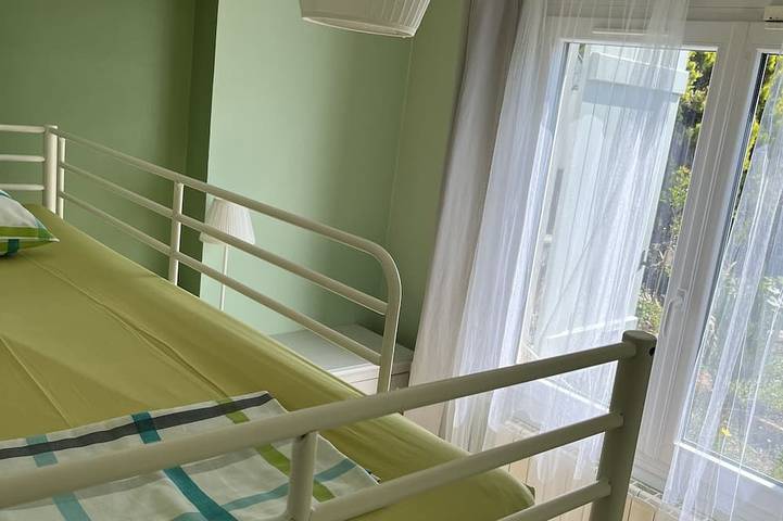 Gîte pour 4 personnes, avec jardin ainsi que piscine et terrasse à Falicon - 2