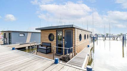 Ferienwohnung für 5 Personen, mit Pool und Balkon/Terrasse sowie Seeblick und Terrasse am Markermeer
