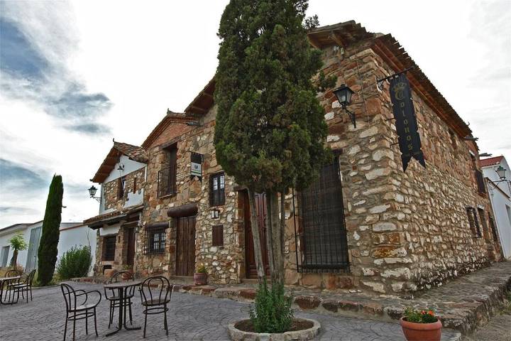 Casa rural para 5 personas, con piscina además de jardín y vistas, Se admiten mascotas en Guarromán