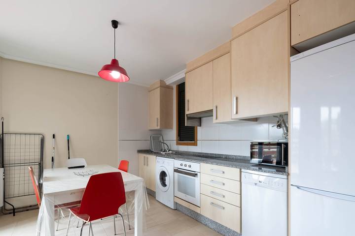 Hel lägenhet, Apartment 'San Miguel Reinante' with Mountain Views, Pool and Wi-Fi in Barreiros, A Mariña Lucense