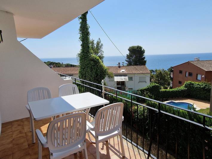 Apartamento de vacaciones para 4 personas, con piscina además de terraza y vistas al mar - 1