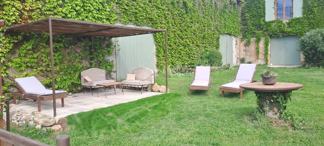 Maison d’hôte pour 3 personnes, avec vue ainsi que piscine et jardin à Mouriès - 2