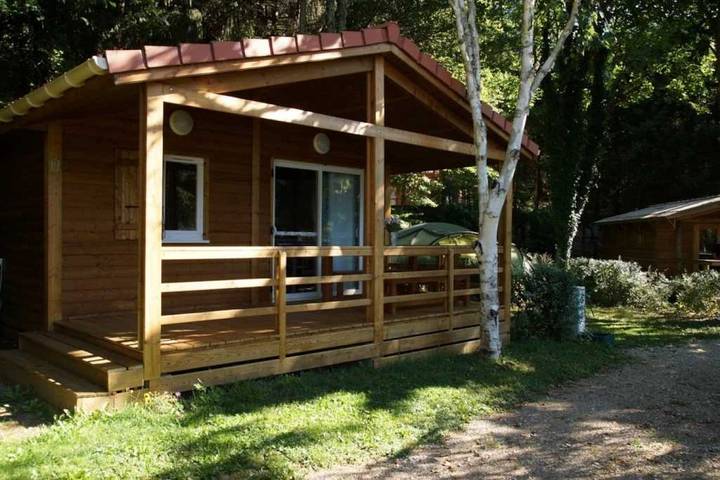 Chalet pour 4 personnes, avec jacuzzi et sauna dans le Doubs