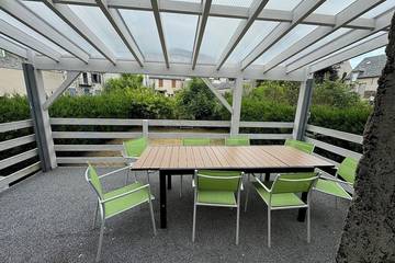 Location de vacances pour 10 personnes, avec terrasse et jardin à Laguiole