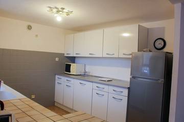 Gîte for 4 People in Saint-Michel-l'Observatoire, Forcalquier region, Photo 2