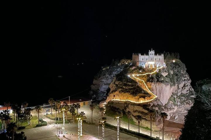 Ferienwohnung für 6 Personen, mit Balkon und Garten, mit Haustier in Tropea