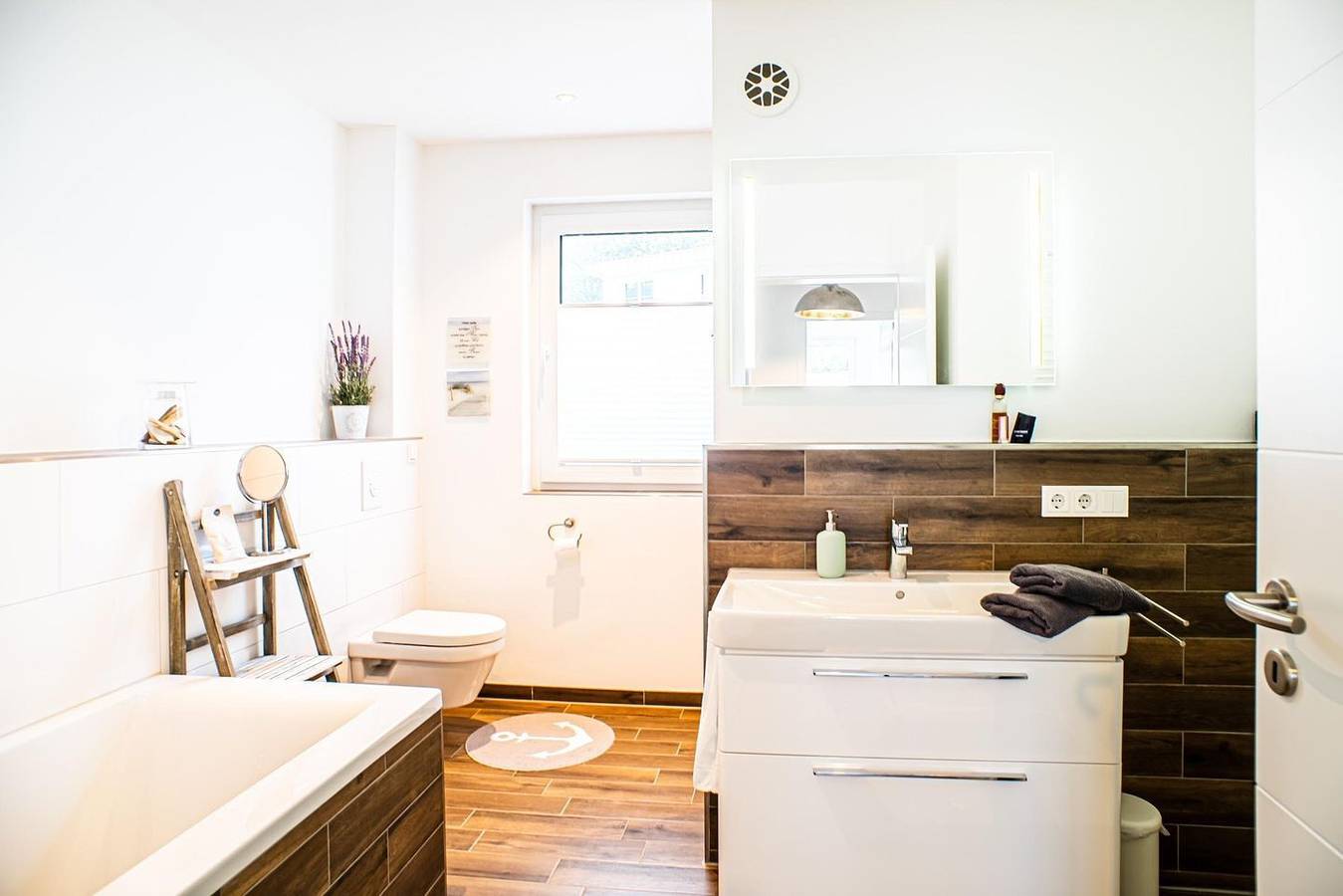 Ganze Wohnung, Ferienwohnung Ankerplatz - Ostseeurlaub mit großer Dachterrasse und Meerblick in Sierksdorf, Ostholstein