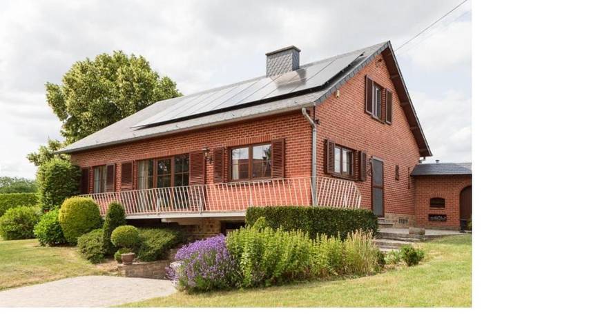 Vakantiehuis voor 8 personen, with sauna and tuin as well as terras and uitzicht, met huisdier in Beauraing